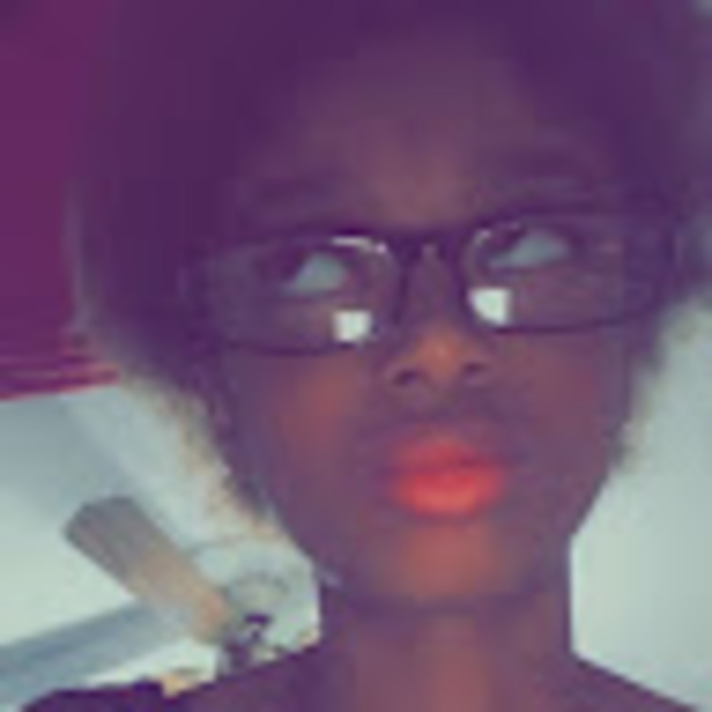 Meet your Posher, Valeria